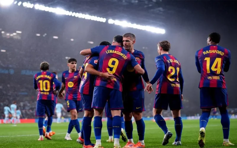 تحركات مفاجئة من ديكو ترسم ملامح مستقبل غامض لأحد مهاجمي فريق برشلونة